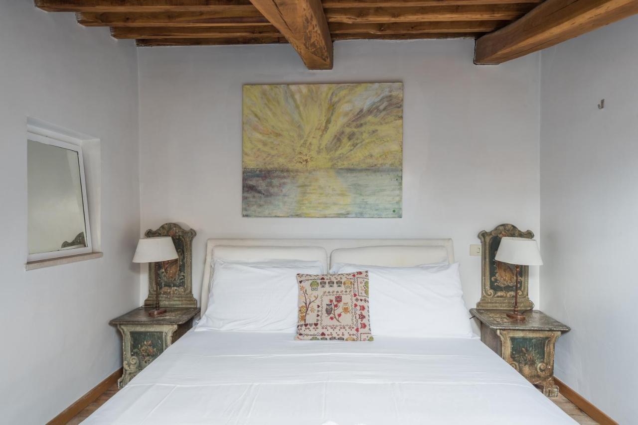 Cozy Wooden Apt In Piazza Navona Lägenhet Rom Exteriör bild