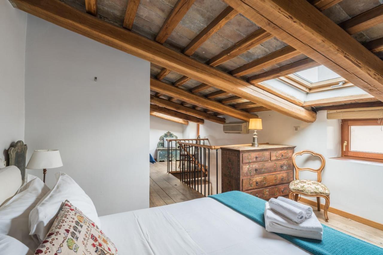 Cozy Wooden Apt In Piazza Navona Lägenhet Rom Exteriör bild