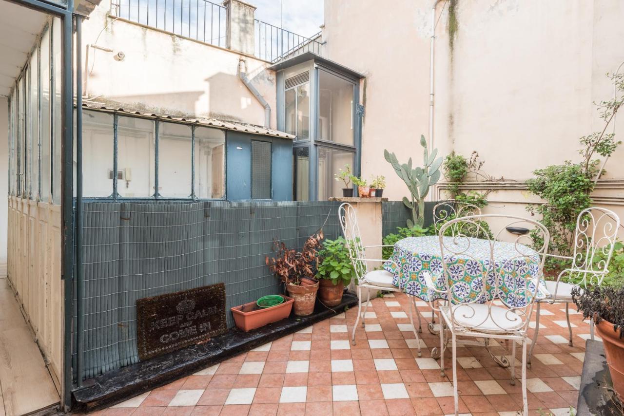Cozy Wooden Apt In Piazza Navona Lägenhet Rom Exteriör bild